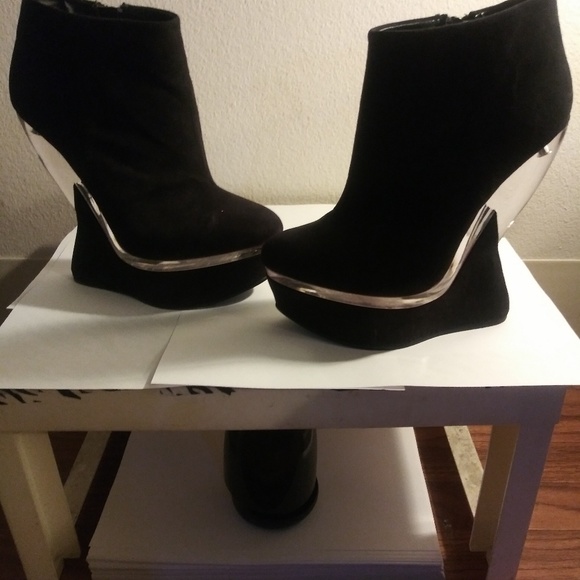 Shoes - Picture 3 of 4